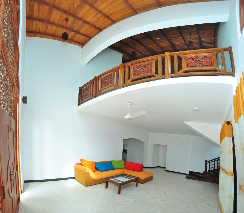 Falcon Villa Induruwa Exterior photo